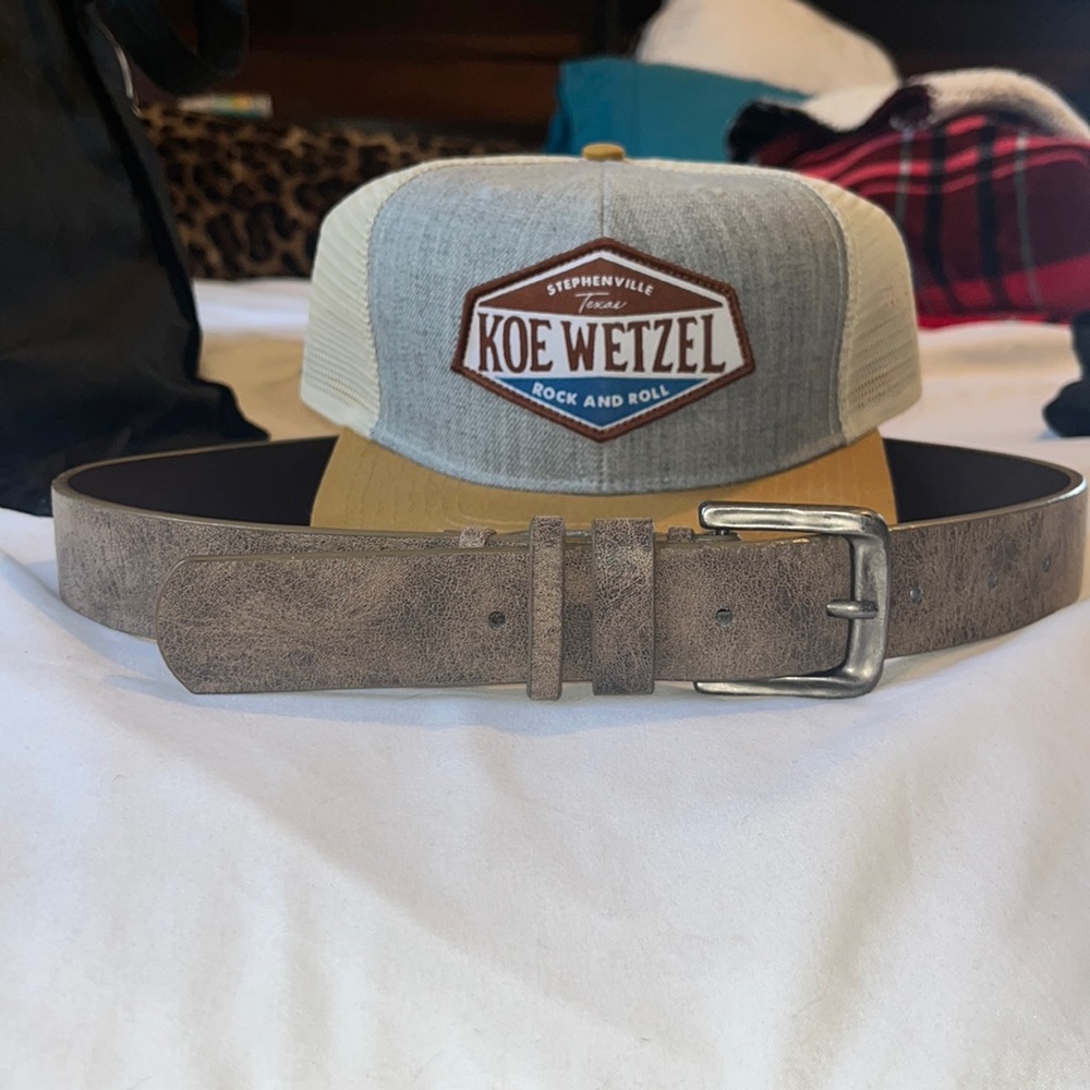 Distressed leather belt